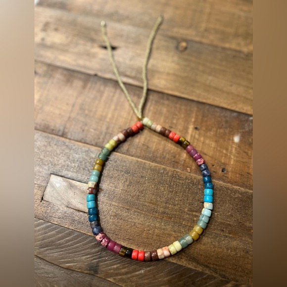 Natural Bead Multi Color Necklace/ Choker - Picture 5 of 9